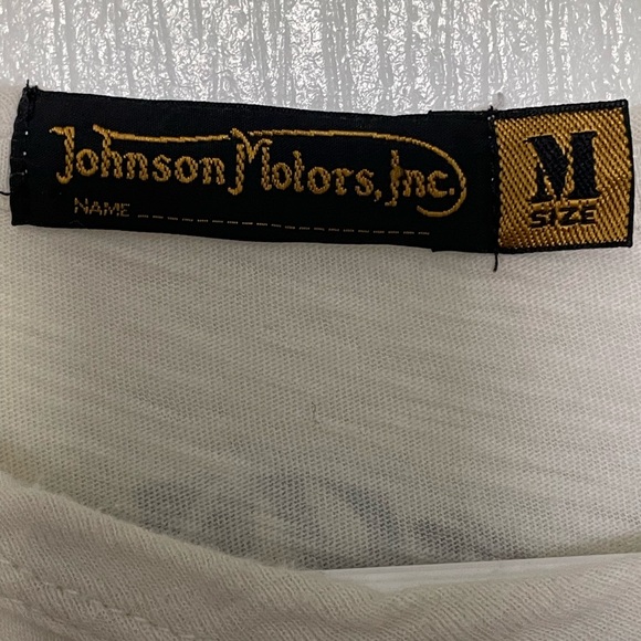 NWOT Johnson Motors Inc Men’s Tee Size M - Picture 3 of 4